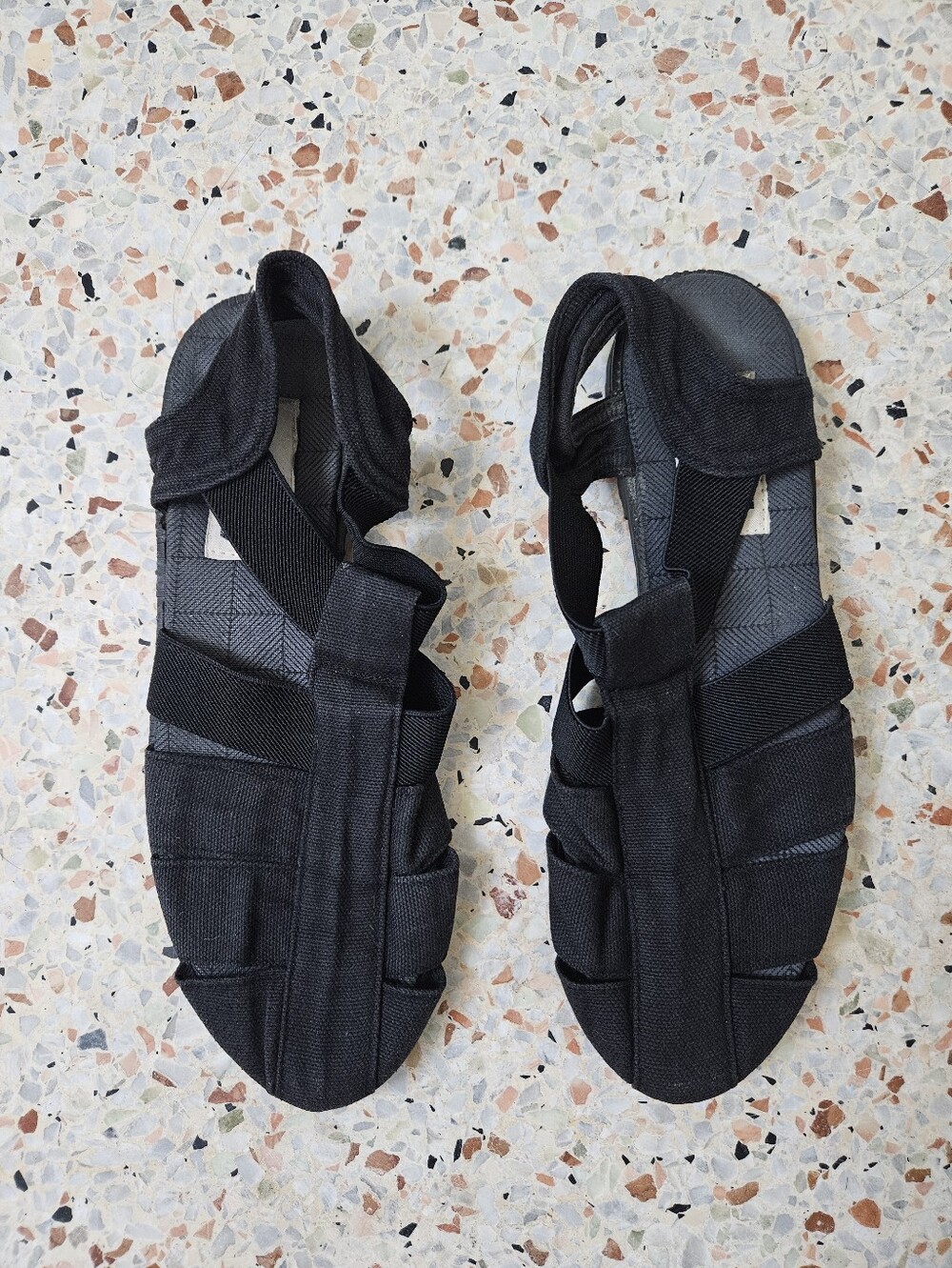 vintage black strappy  90s y2k grunge sandals goth indie urban festival flats